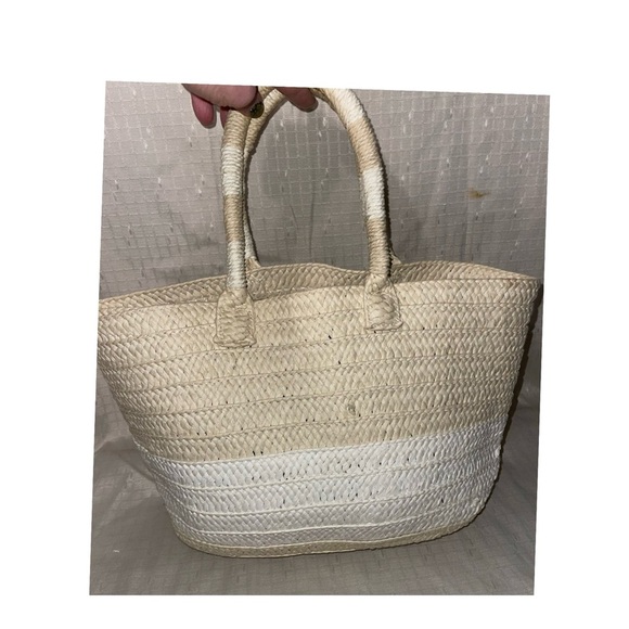 Stylish Cream and White Woven Tote Bag - Picture 1 of 10
